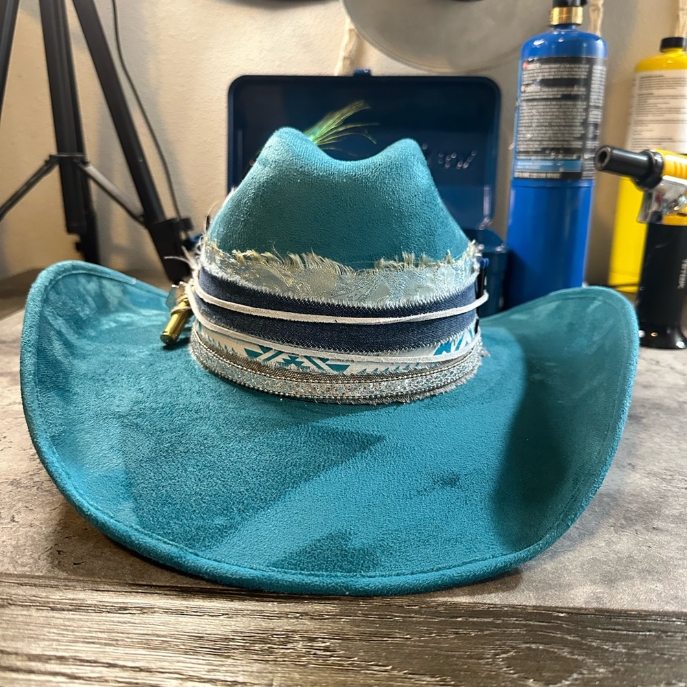 NWT Turquoise Cowgirl Hat !